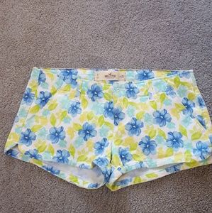 Hollister floral denim shorts size 1